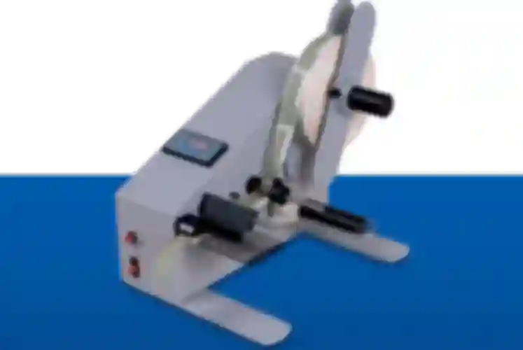 Dispensers - devices for separating/adding labels