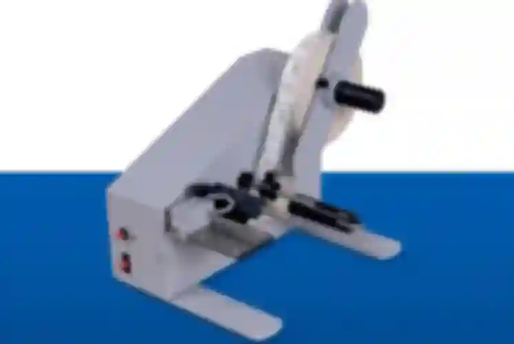 Dispensers - devices for separating/adding labels